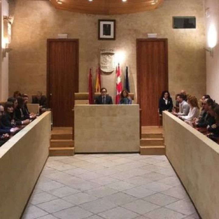 El PSOE busca confirmar el resultado de victoria de las generales; el PP, seguir gobernando
