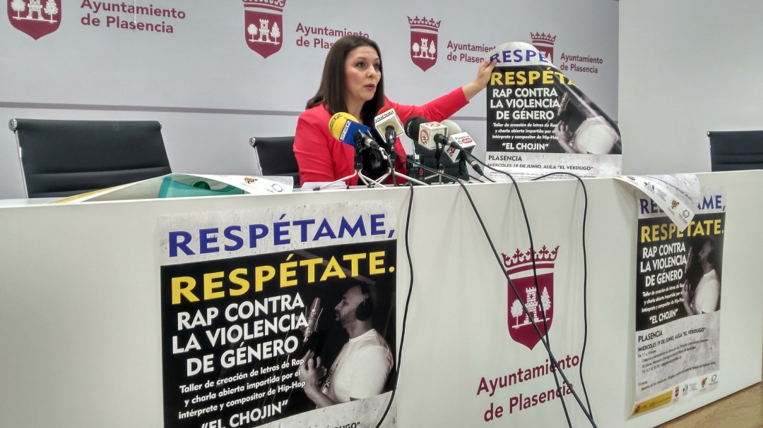 El Chojin imparte un taller de rap contra la violencia de género
