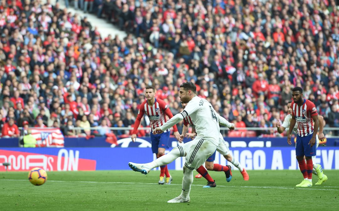 Ramos lanza un penalti contra el Atlético, esta temporada Ramos lanza un penalti contra el Atlético, esta temporada