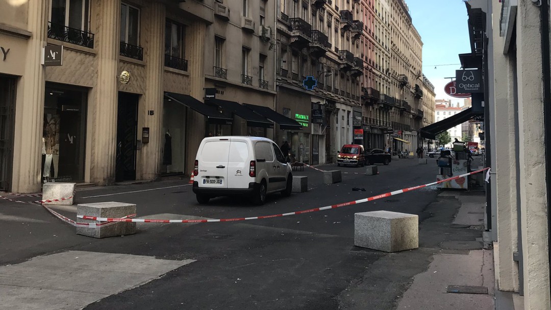 Al menos 13 heridos en una explosión en una calle comercial de Lyon