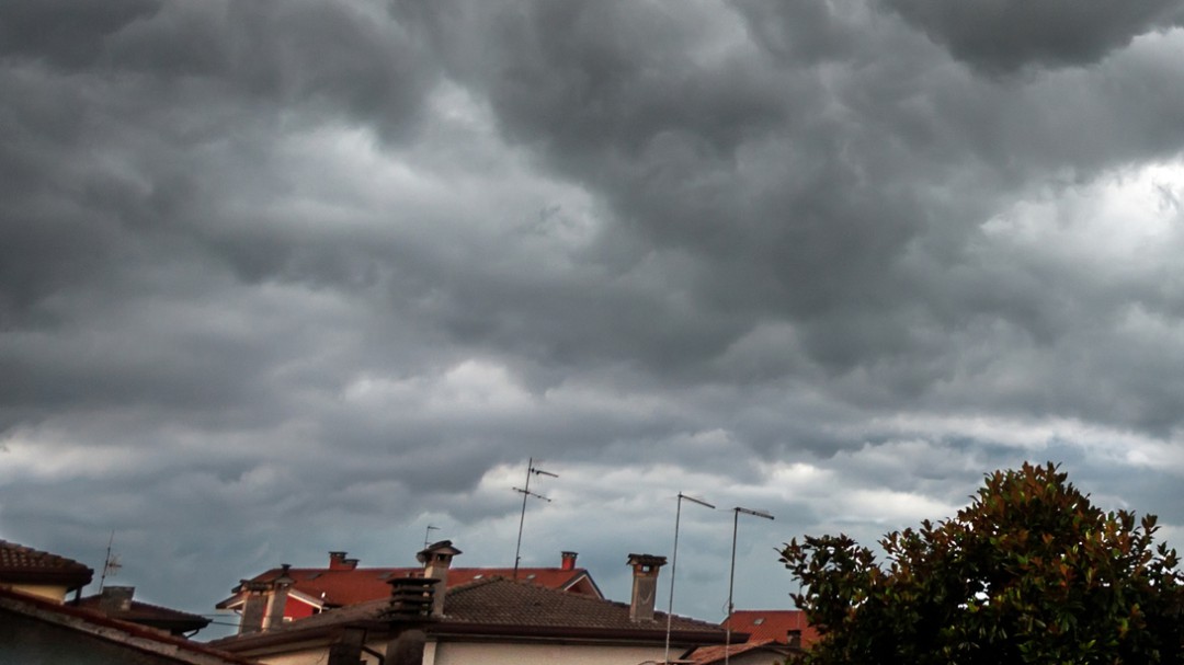 Hoy se prevén cielos cubiertos y no se descartan lluvias y tormentas esta tarde