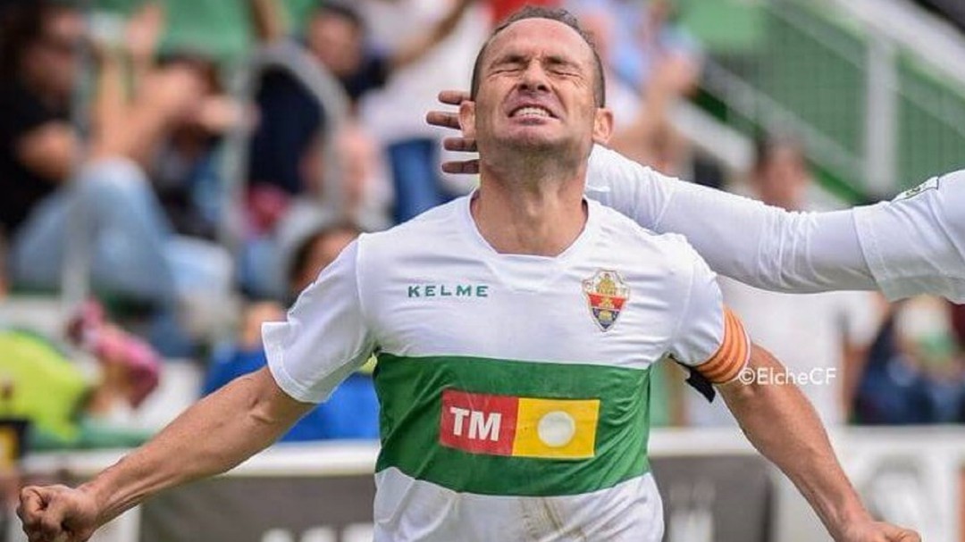 Nino seguirá ampliando su leyenda tras renovar otro año con el Elche C.F.