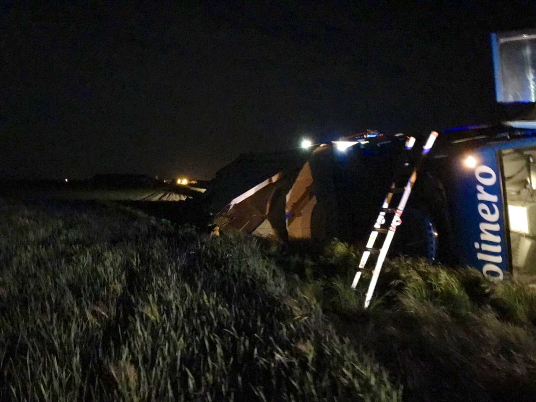 Un herido al volcar un camión entre Fompedraza y Campaspero Un herido al volcar un camión entre Fompedraza y Campaspero