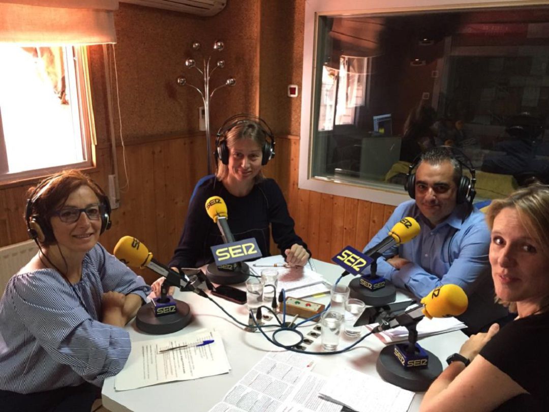 Por la izquierda, la candidata de Más Madrid-San Fernando y alcaldesa de la localidad, Cati Rodríguez; Alejandra Serrano, del PP; Javier Corpa, del PSOE, y Sofía Díaz, de IU-Madrid en Pie-Equo-Anticapitalistas. Por la izquierda, la candidata de Más Madrid-San Fernando y alcaldesa de la localidad, Cati Rodríguez; Alejandra Serrano, del PP; Javier Corpa, del PSOE, y Sofía Díaz, de IU-Madrid en Pie-Equo-Anticapitalistas.