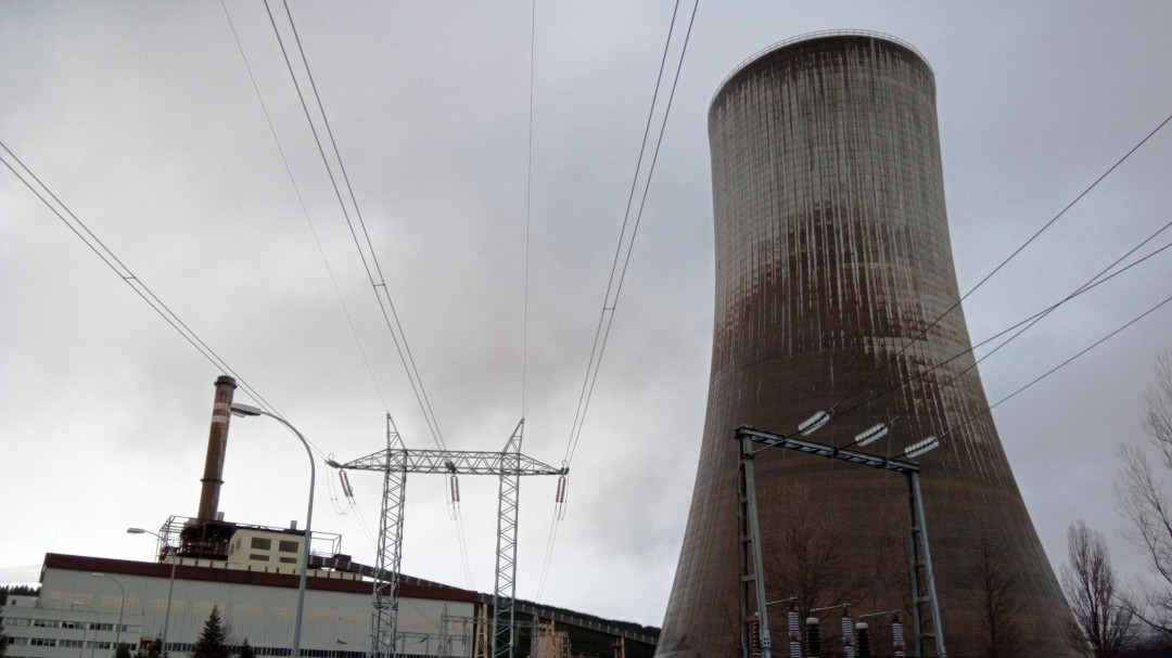 Sindicatos y Gobierno quieren implicar a las eléctricas en el plan de transición
