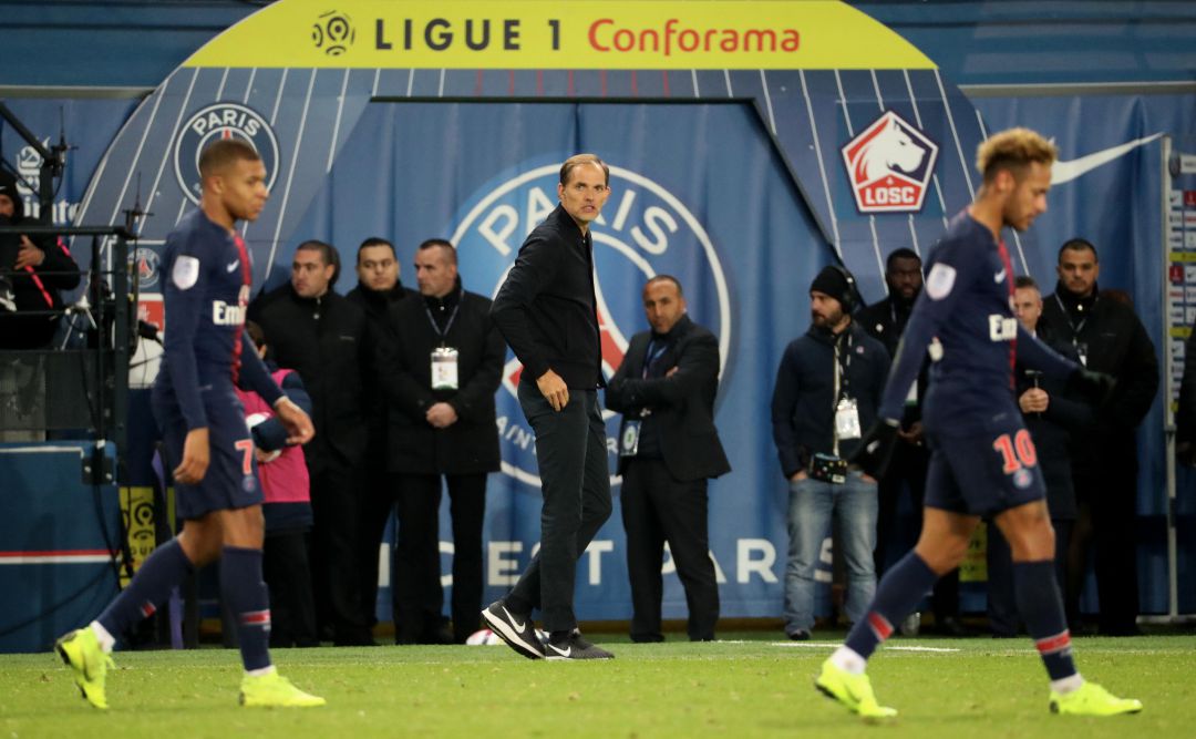 Tüchel contempla desde la banda a Mbappé y Neymar Tüchel contempla desde la banda a Mbappé y Neymar