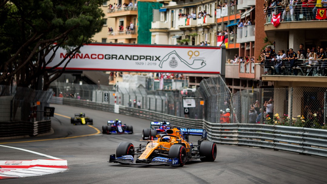 Carlos Sainz logró una impecable salida para lograr su mejor posición de la temporada