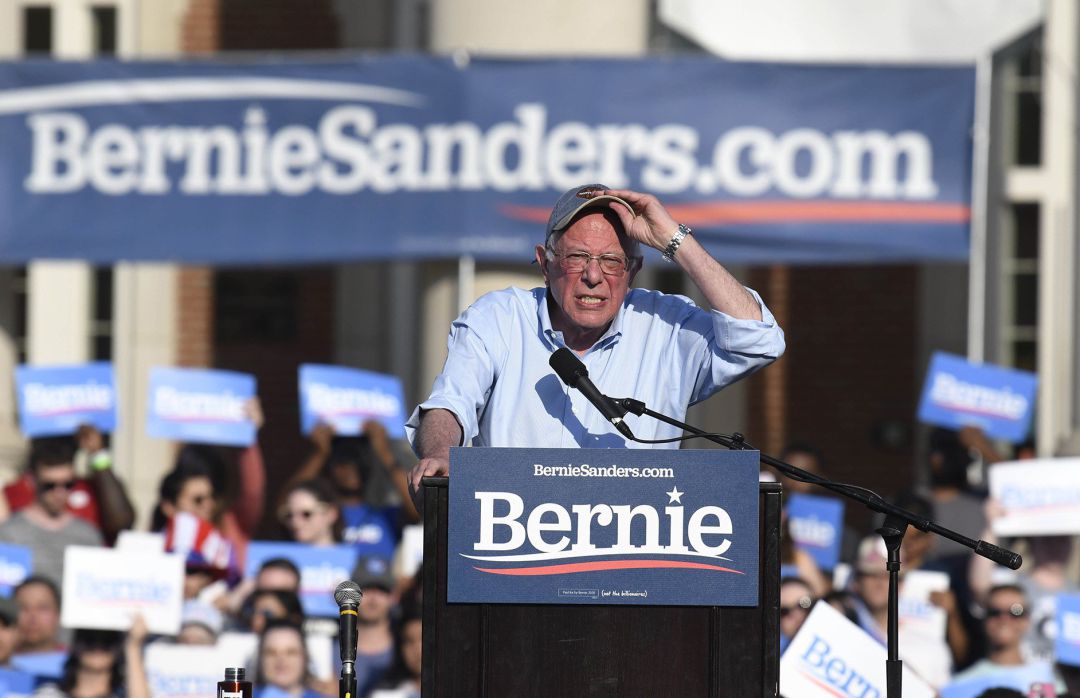 El senador de Estados Unidos y candidato a liderar el Partido Demócrata, Bernie Sanders, durante un mitin de campaña. El senador de Estados Unidos y candidato a liderar el Partido Demócrata, Bernie Sanders, durante un mitin de campaña.
