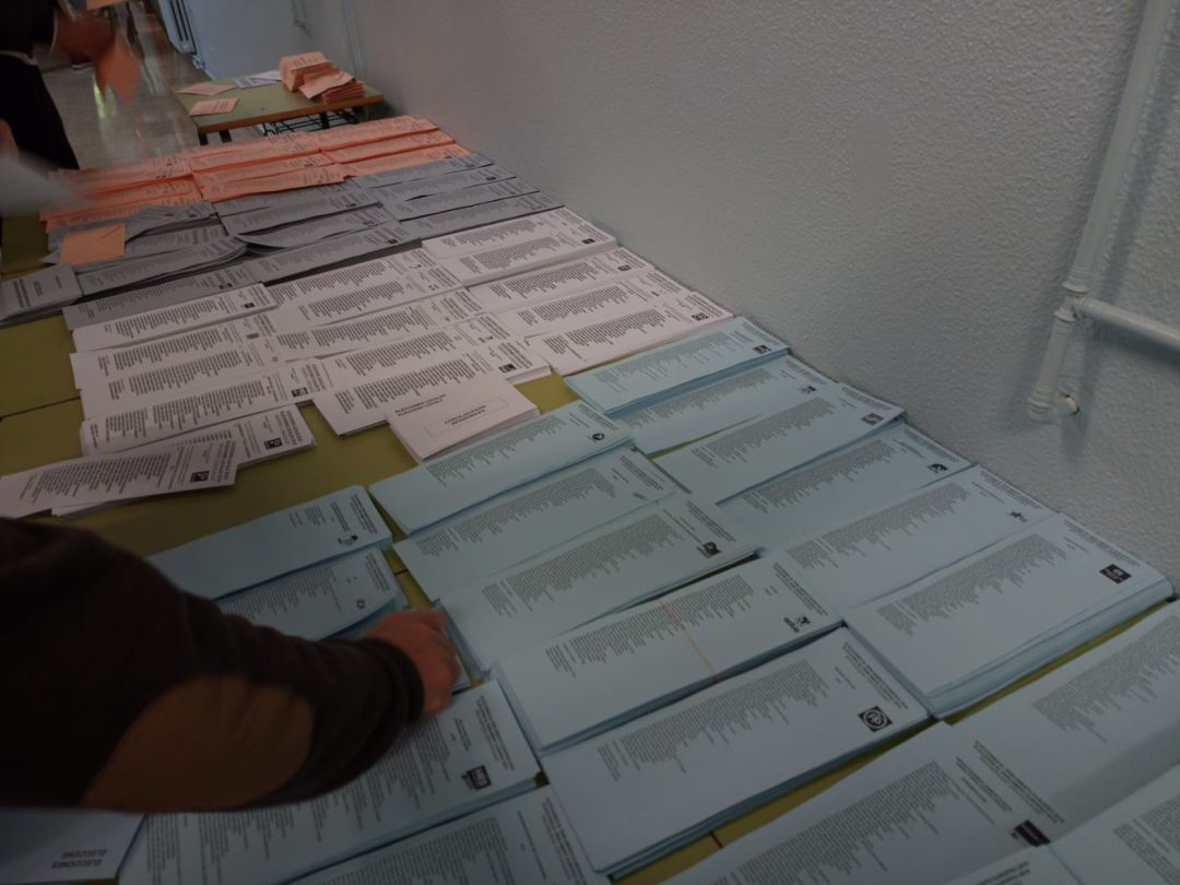 La participación en Balears a las dos de la tarde se sitúa en torno al 31%, más de 2 puntos por debajo de la de 2015 La participación en Balears a las dos de la tarde se sitúa en torno al 31%, más de 2 puntos por debajo de la de 2015
