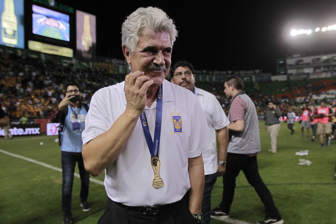 Ricardo Ferretti, entrenador de los Tigres, celebra la consecución del Torneo Clausura 2019 en León, México Ricardo Ferretti, entrenador de los Tigres, celebra la consecución del Torneo Clausura 2019 en León, México