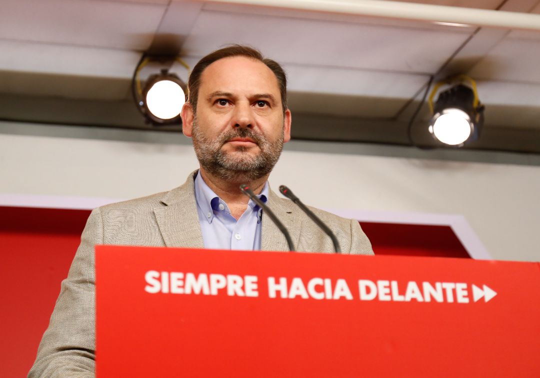 Ábalos: "Me preocupa que podamos normalizar la entrada de la ultraderecha en las instancias del gobierno"