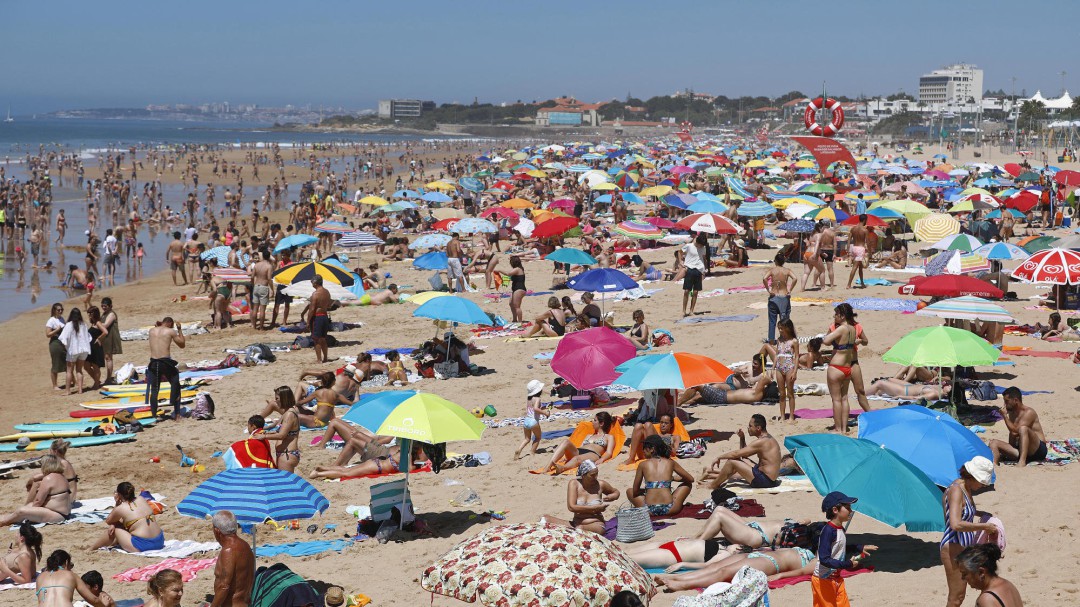 Los electores lusos se olvidan de Europa y votan a favor de pasar el día en la playa