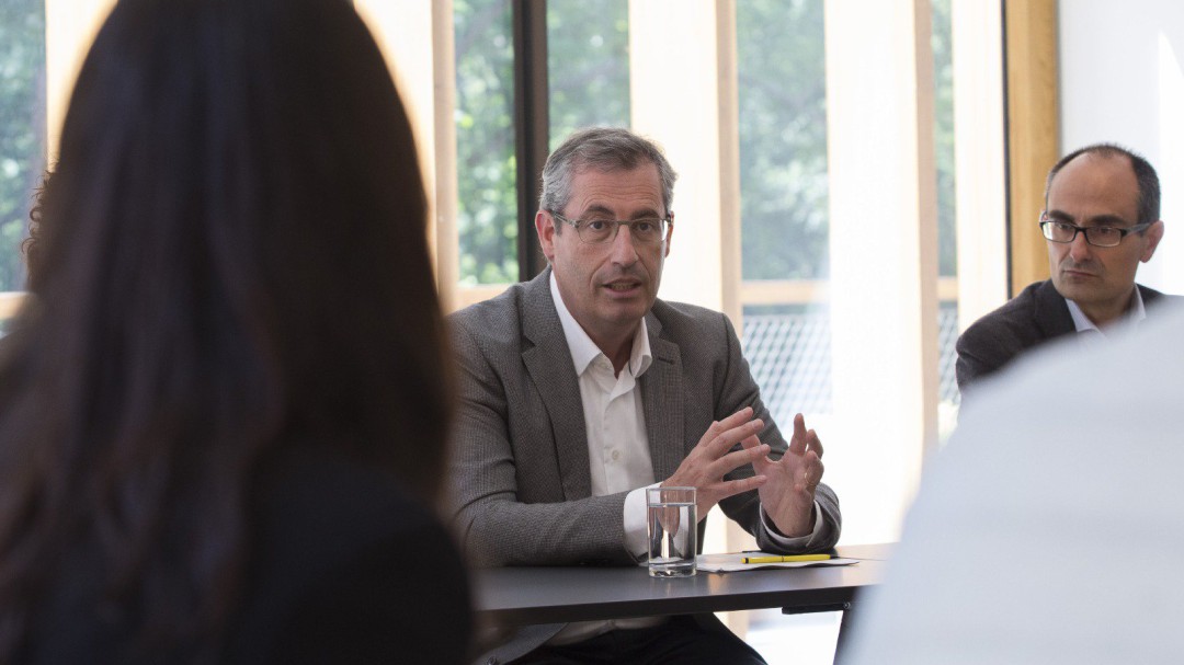 Olano se muestra cauto a la hora de hablar de pactos