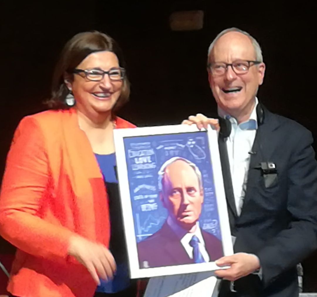 Michael J.Sandel con María José Guerra, presidenta de la Red Española de Filosofía Michael J.Sandel con María José Guerra, presidenta de la Red Española de Filosofía