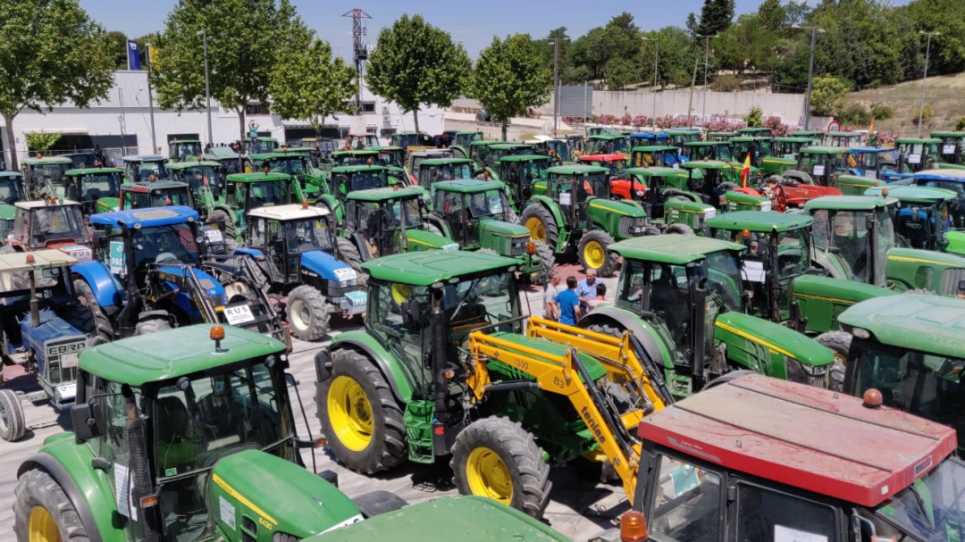 Más de mil tractores toman Úbeda