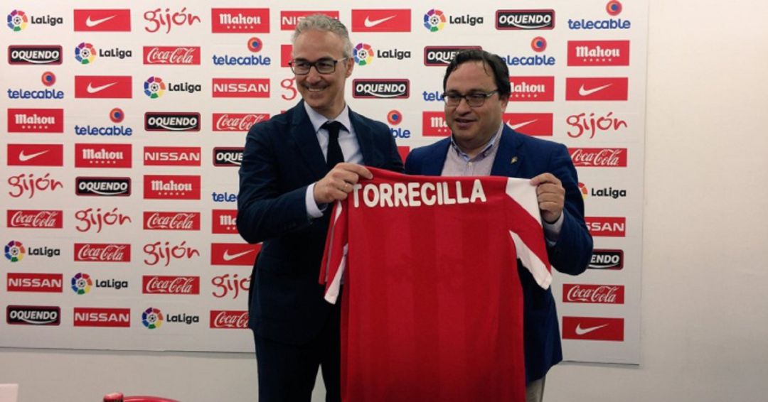 Miguel Torrecilla y Javier Fernández el día de la presentación del primero como director deportivo. Miguel Torrecilla y Javier Fernández el día de la presentación del primero como director deportivo.