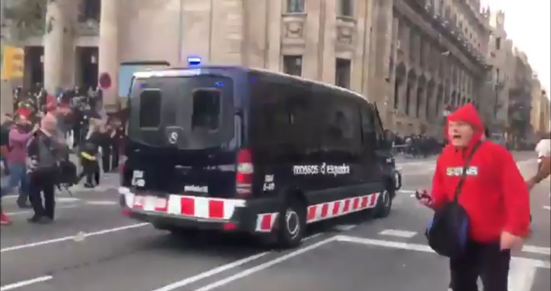 Els mossos aparquen la tècnica del carroussel Els mossos aparquen la tècnica del carroussel