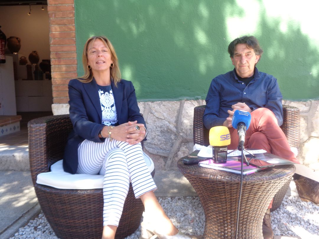 María Ángeles Marín, concejal en funciones de Juventud, y Miguel Martínez Delso, director del Museo de Cerámica María Ángeles Marín, concejal en funciones de Juventud, y Miguel Martínez Delso, director del Museo de Cerámica
