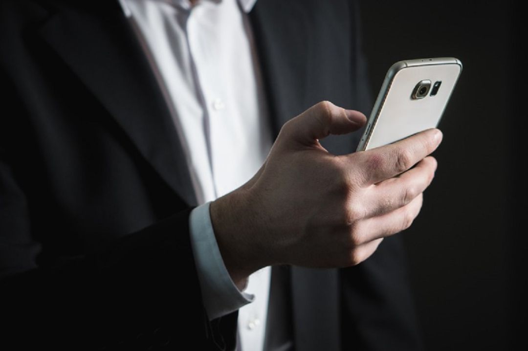 Le facturaron por error 14.000 euros por el roaming Le facturaron por error 14.000 euros por el roaming