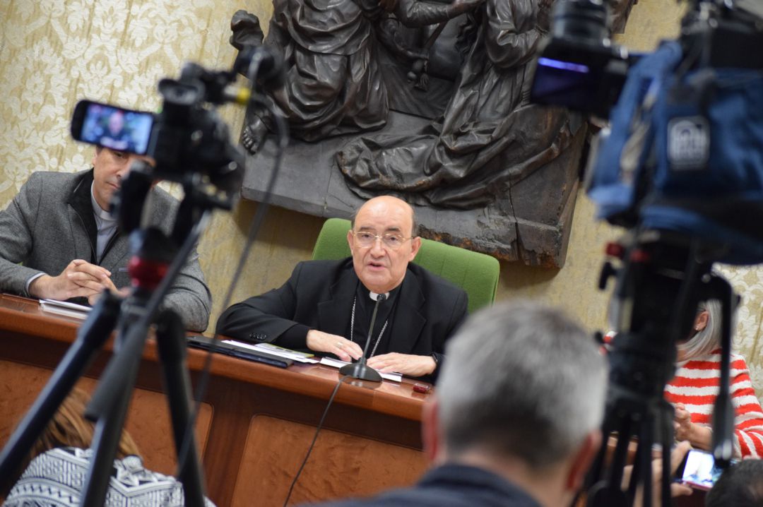 El arzobispo de Burgos, Fidel Herráez, en la presentación del programa pastoral con motivo del VIII Centenario de la Catedral El arzobispo de Burgos, Fidel Herráez, en la presentación del programa pastoral con motivo del VIII Centenario de la Catedral