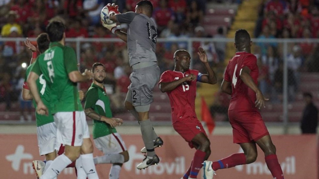 Manu juega los 90 minutos del amistoso en Panamá