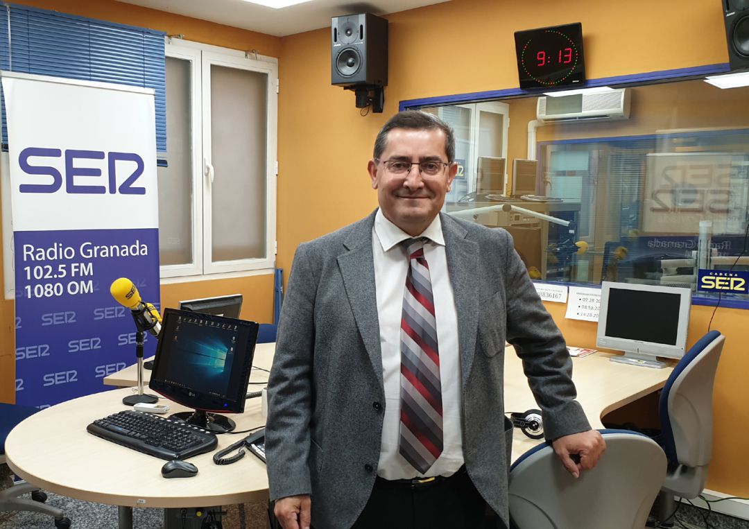 Foto de archivo del presidente de la Diputación de Granada en funciones, José Entrena, en los estudios de Radio Granada Foto de archivo del presidente de la Diputación de Granada en funciones, José Entrena, en los estudios de Radio Granada