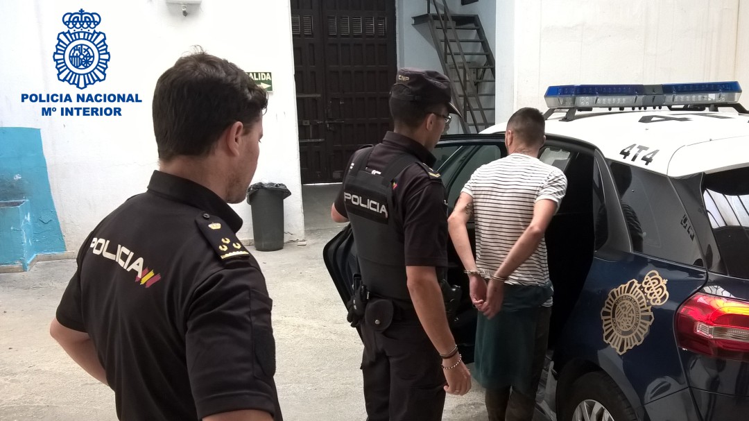 Detenido un vendedor de cocaína en la avenida de México