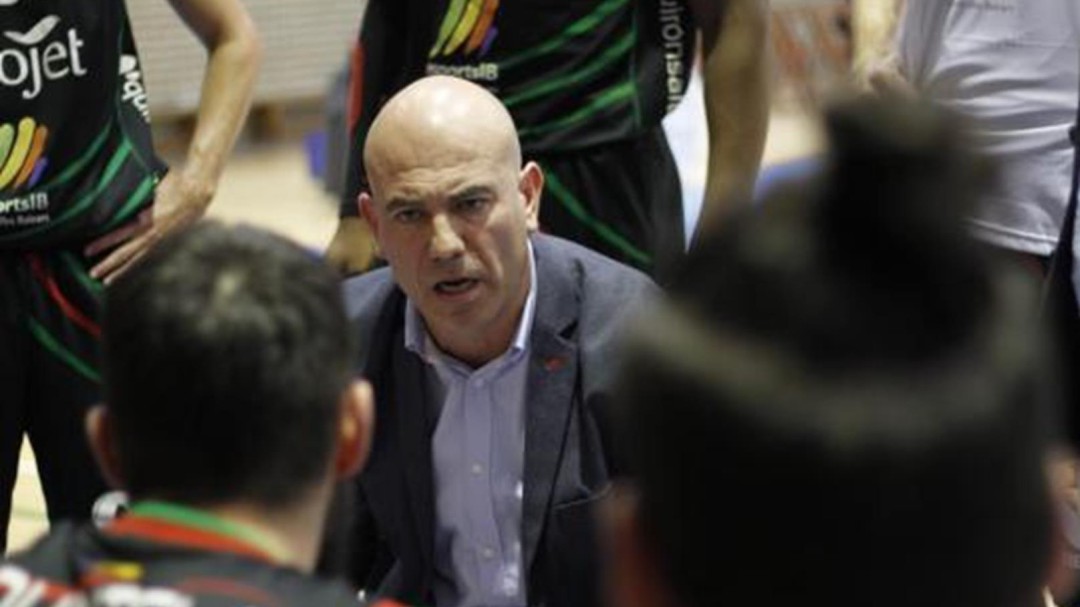 La ACB busca entrenador leonés