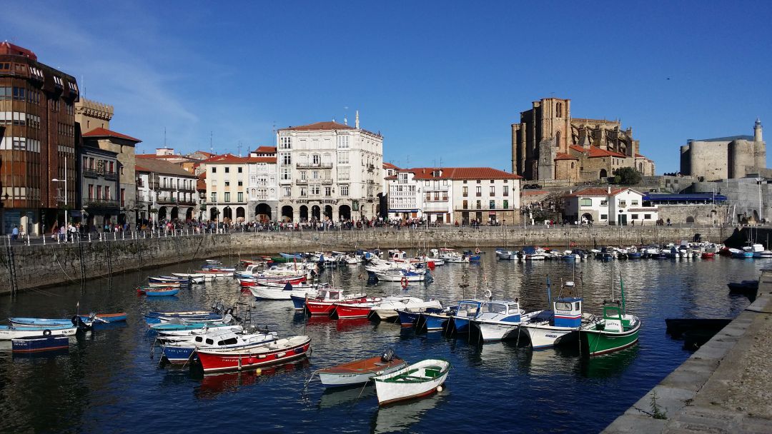 Puerto pesquero de Castro Urdiales. Puerto pesquero de Castro Urdiales.