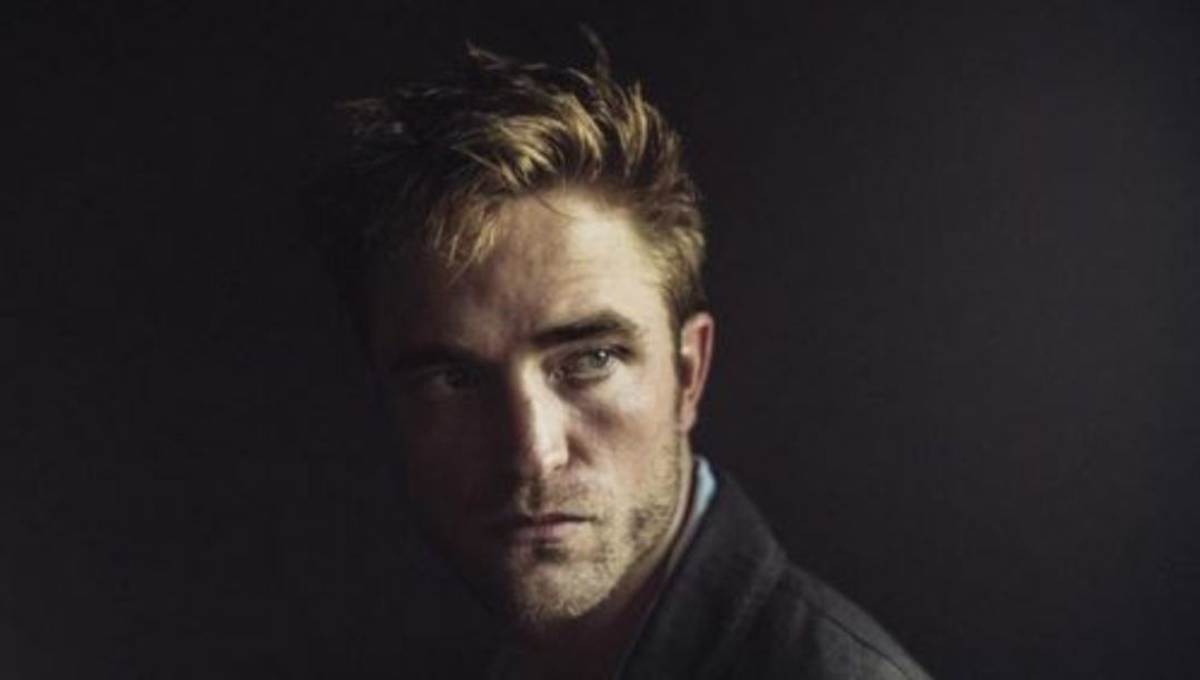 Robert Pattinson será el nuevo Batman en la próxima película de Warner Bros. Robert Pattinson será el nuevo Batman en la próxima película de Warner Bros.