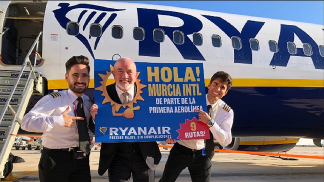 Se estrena la conexión aérea entre la Región y Palma de Mallorca