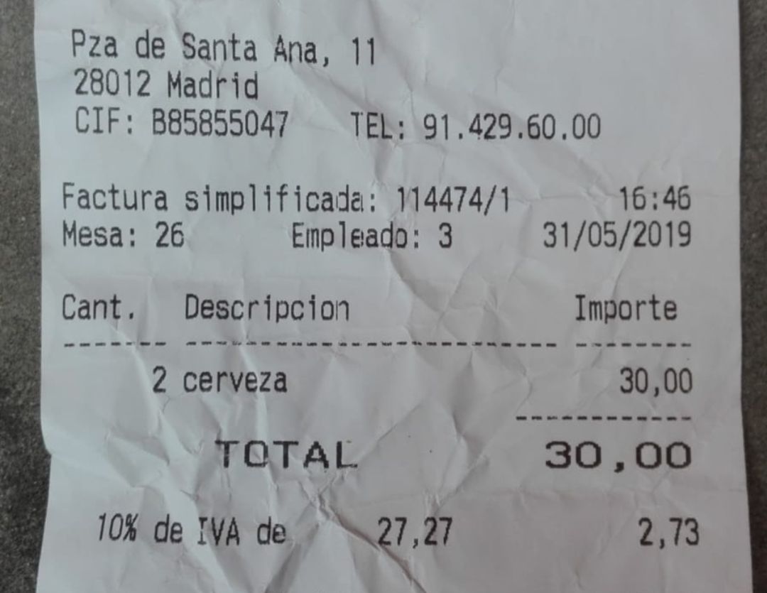 Imagen del recibo subida a la red por la tuitera. Imagen del recibo subida a la red por la tuitera.