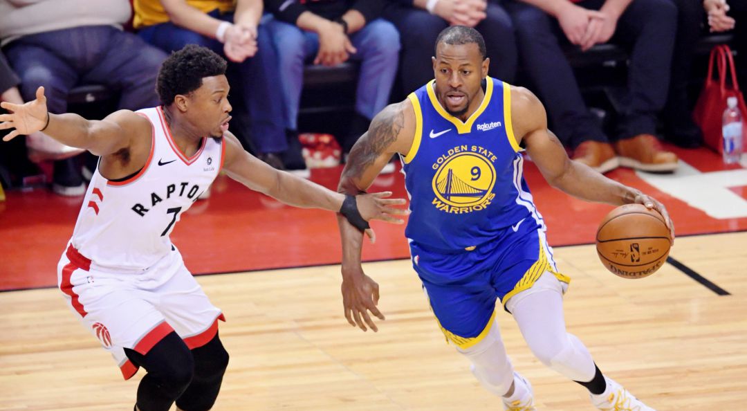 Kyle Lowry y Iguodala, durante el partido. Kyle Lowry y Iguodala, durante el partido.