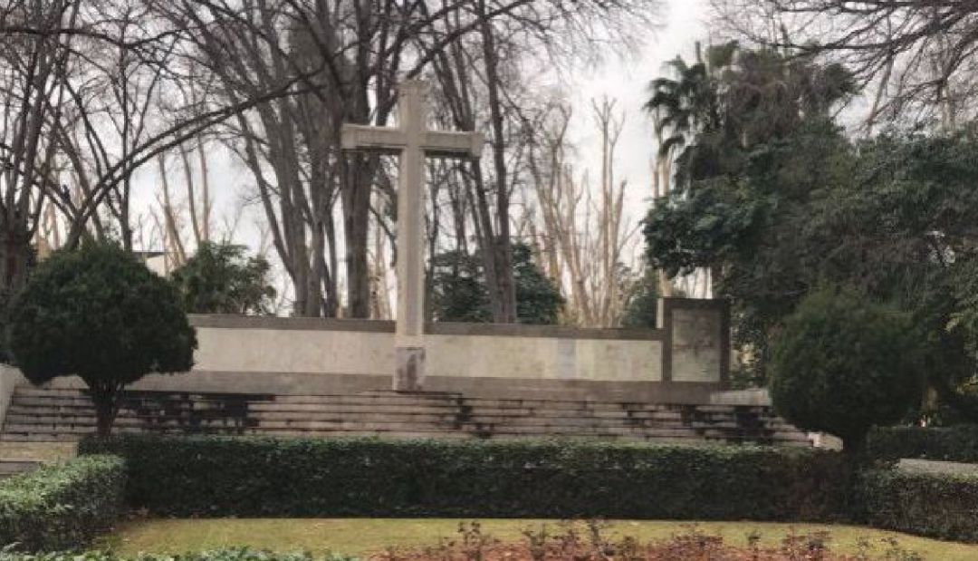El Secretario General del Ayuntamiento suspende el procedimiento de derribo de la Cruz del Ribalta El Secretario General del Ayuntamiento suspende el procedimiento de derribo de la Cruz del Ribalta