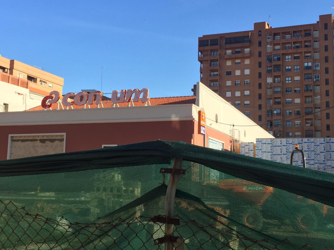 Consum abrirá a finales de junio su nuevo supermercado en la antigua discoteca Arena Consum abrirá a finales de junio su nuevo supermercado en la antigua discoteca Arena