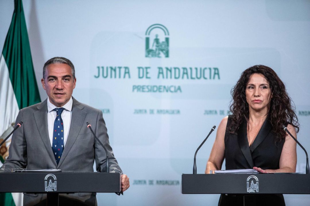 Los consejeros de Presidencia y de Igualdad, Elías Bendodo y Rocío Ruiz, comparecen en rueda de prensa tras el consejo de gobierno Los consejeros de Presidencia y de Igualdad, Elías Bendodo y Rocío Ruiz, comparecen en rueda de prensa tras el consejo de gobierno