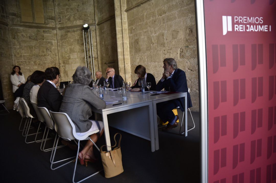 Los Jaume I alertan de la amenaza que los vertidos suponen para los océanos Los Jaume I alertan de la amenaza que los vertidos suponen para los océanos