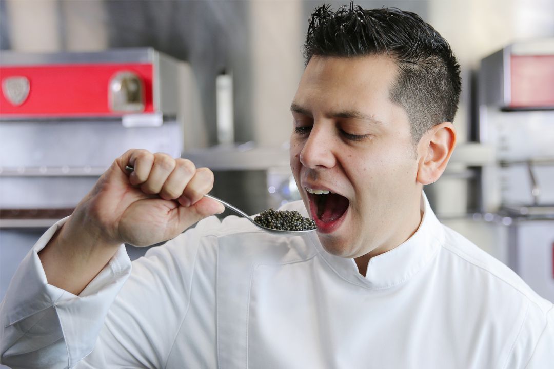 Huevo frito con caviar Huevo frito con caviar