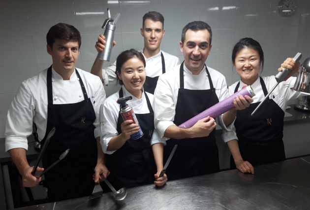 El equipo de enviados especiales de Lasarte a Seúl. El equipo de enviados especiales de Lasarte a Seúl.