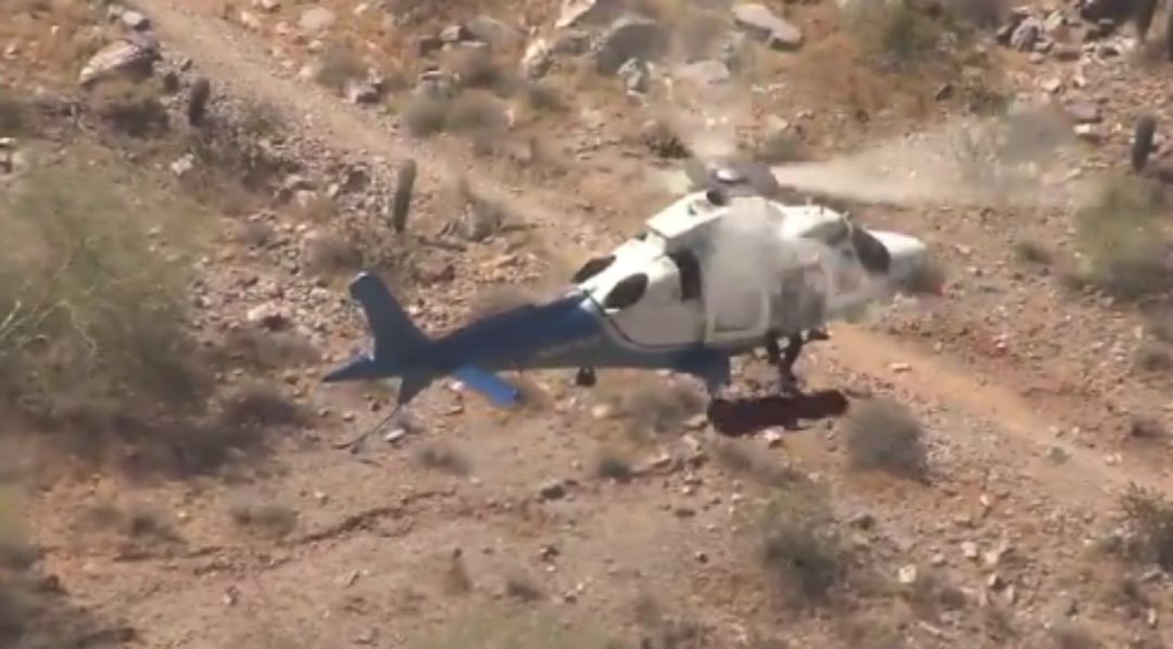 El descontrolado y mareante rescate en helicóptero de una anciana de 74 años El descontrolado y mareante rescate en helicóptero de una anciana de 74 años