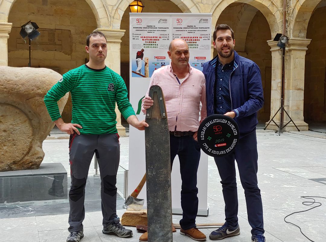 Herri Kirolak Arenal: El corte de troncos al estilo australiano llega a Euskadi Herri Kirolak Arenal: El corte de troncos al estilo australiano llega a Euskadi
