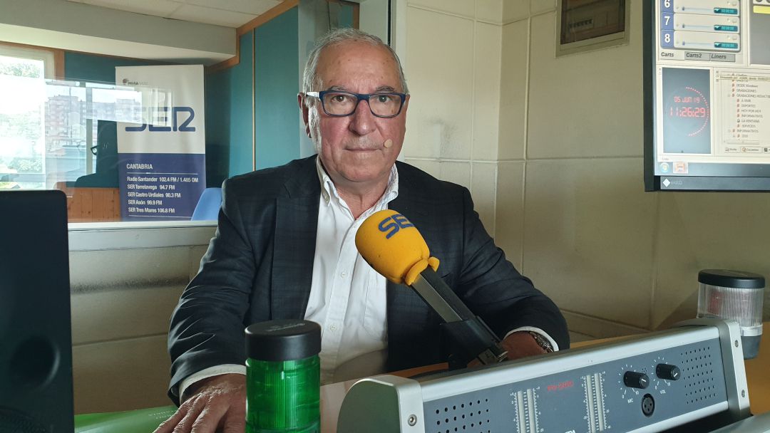 Miguel Ángel Palacio en un estudio de Radio Santander Miguel Ángel Palacio en un estudio de Radio Santander