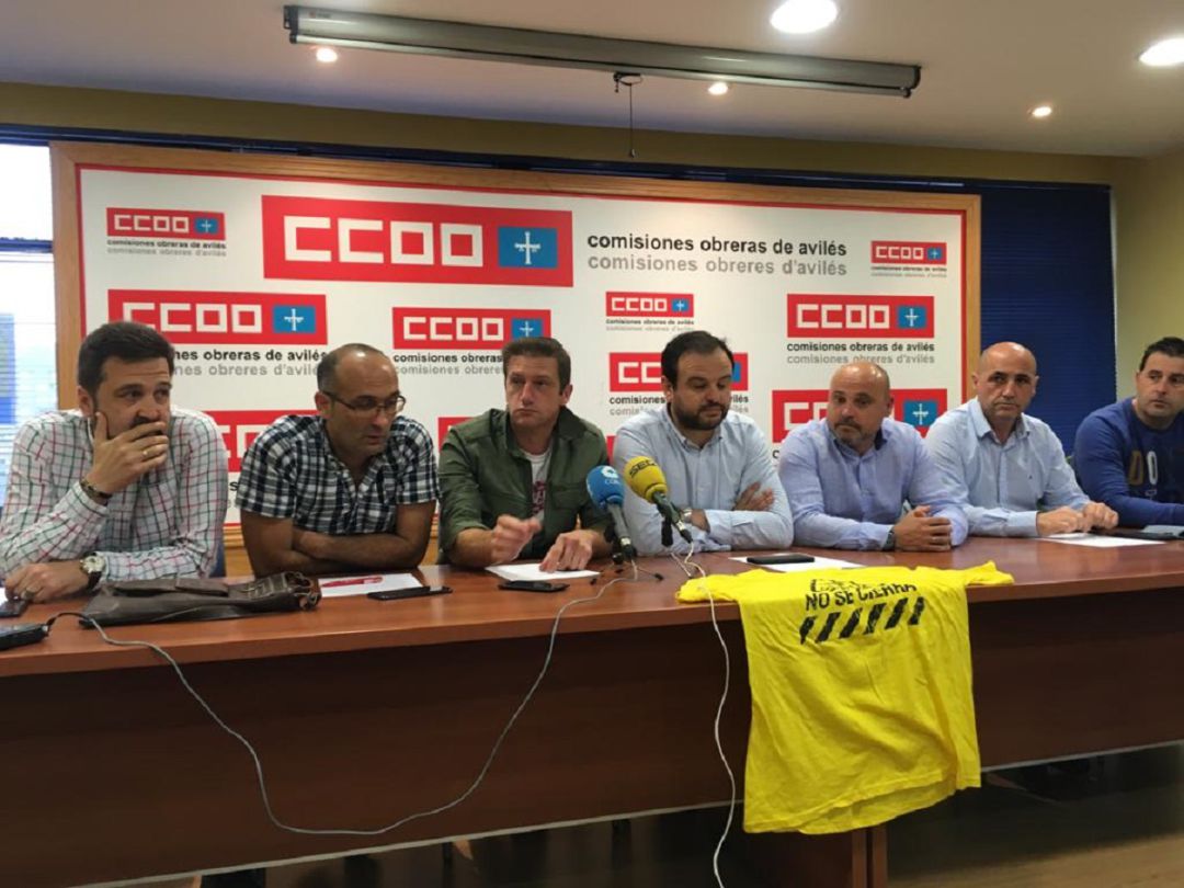 Los sindicatos y trabajadores durante la presentación de la marcha Los sindicatos y trabajadores durante la presentación de la marcha