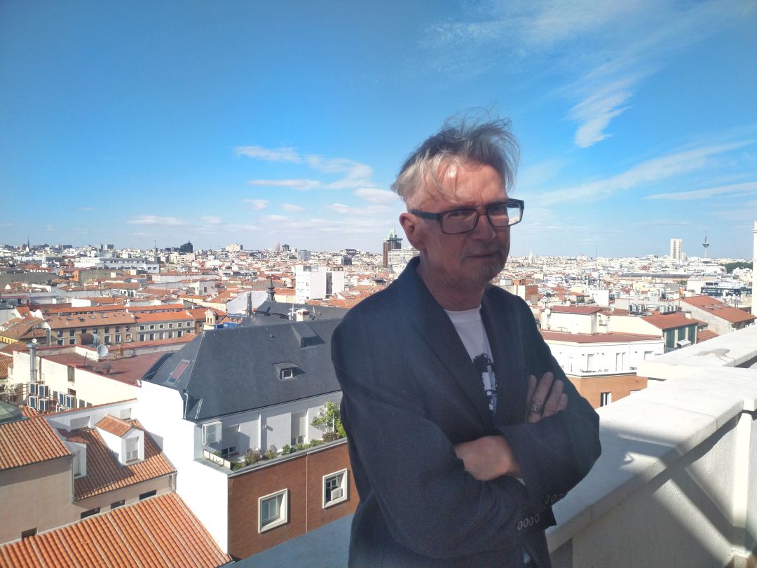 Eduard Limónov en la terraza de la Cadena SER. Eduard Limónov en la terraza de la Cadena SER.
