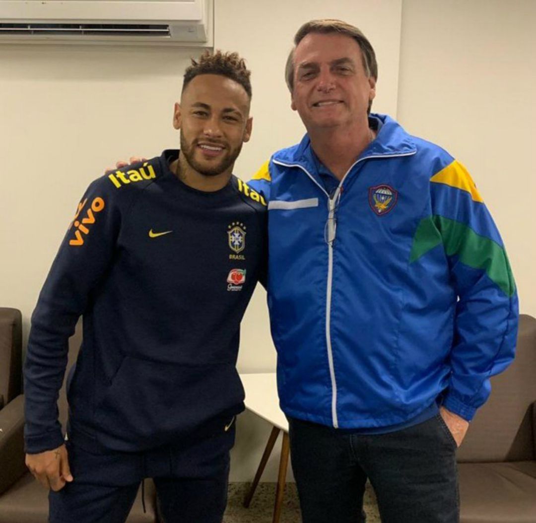 Neymar junto al presidente de Brasil, Jair Bolsonaro Neymar junto al presidente de Brasil, Jair Bolsonaro