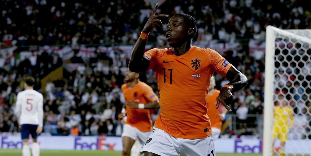 Promes celebra un gol contra Inglaterra Promes celebra un gol contra Inglaterra