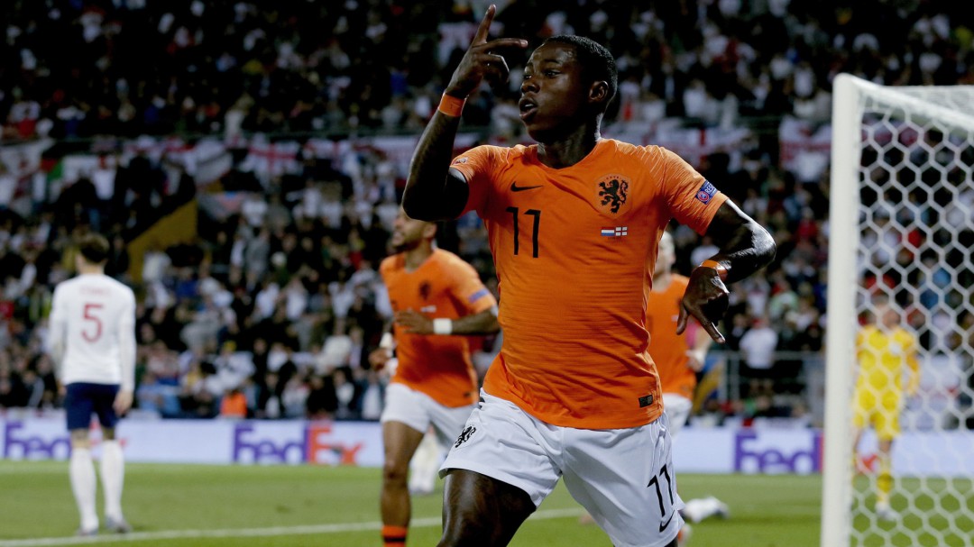 Inglaterra le regala el billete a la final a Holanda