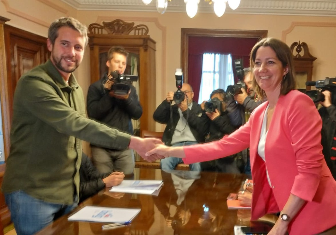 Buena predisposición entre socialistas y nacionalistas para llegar a un acuerdo de gobierno