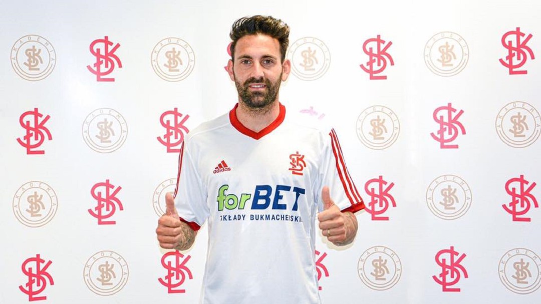 Pirulo ya es jugador del LKS Lodz
