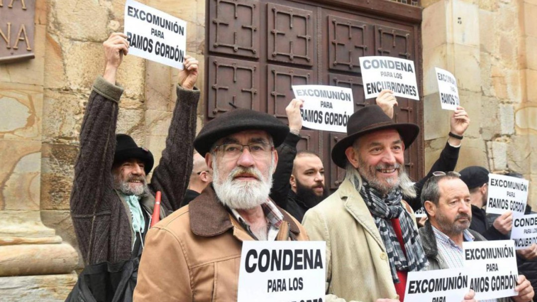 Un sacerdote acusado por los abusos del Seminario de La Bañeza denuncia a las víctimas por injurias